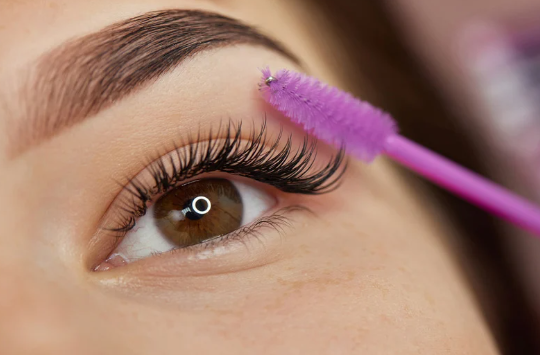 Eyelash extension bundle